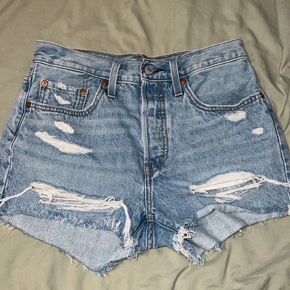 501 Levi shorts - Picture 2 of 2